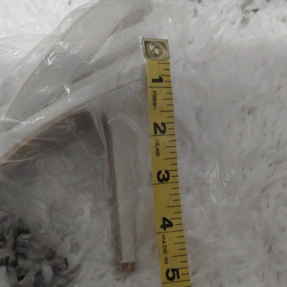 New size 11 David's Bridal heels - Picture 11 of 11